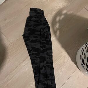 Athleta Salutation Jogger (with pockets)